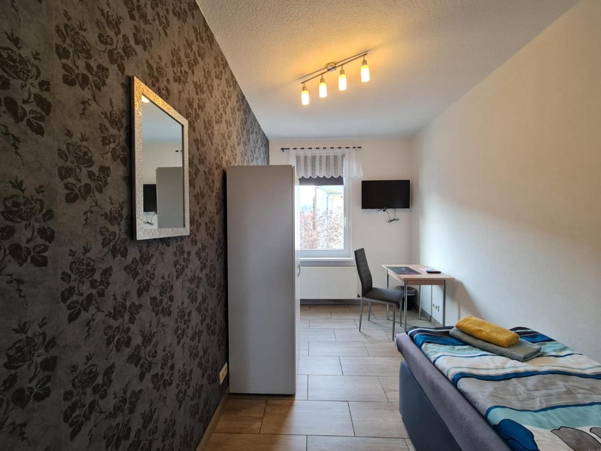 Pension Zum Holzwurm Wittenberge Esterno foto