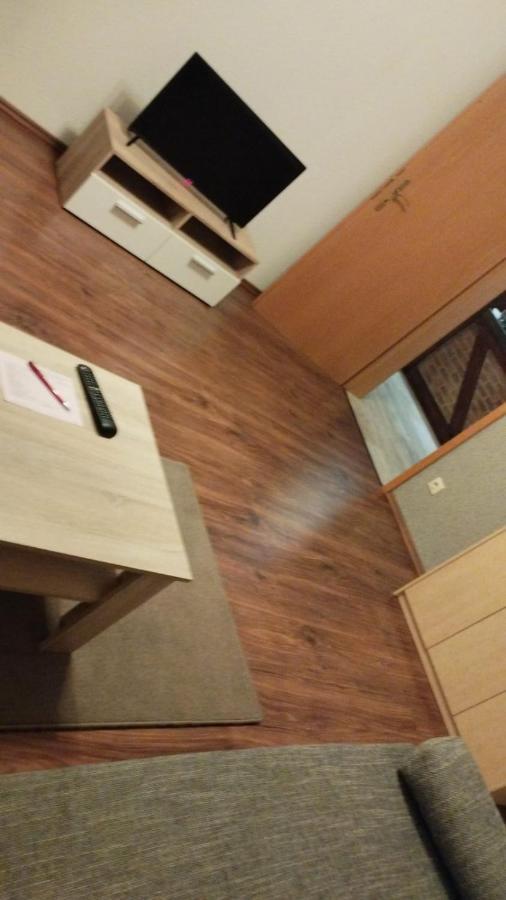 Pension Zum Holzwurm Wittenberge Esterno foto